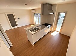 高知市神田　2LDK　3F（最上階・角部屋・P2台可・南向） 3階2LDKのリビング/ダイニング