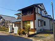 外観が可愛いお家です。庭もあります。