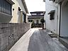 その他：駐車スペースの億にはお庭がありガーデニングも楽しめます♪