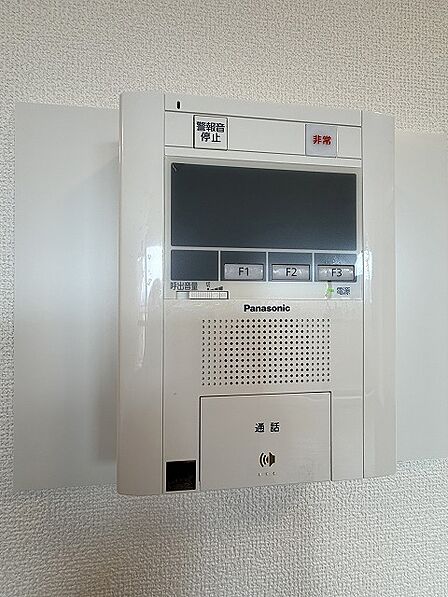オートロック、防犯カメラ、エレベーター付き