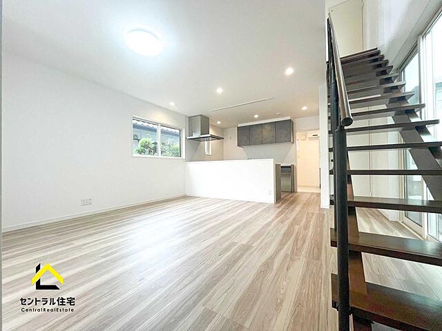 リビング/ダイニング 宮崎市曽師町232-1