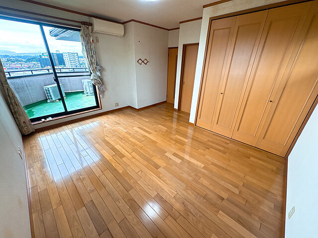 寝室 宮崎市小松台東3丁目13-33