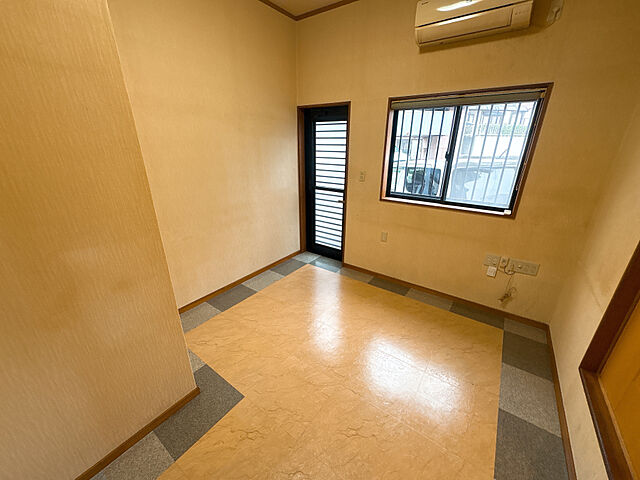 室内 宮崎市小松台東3丁目13-33