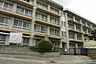 周辺：松山市立小野中学校 434m