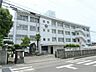 周辺：松山市立雄新中学校 1422m