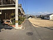 北西角地！西側前面道路は幅が約4ｍございますので、車1台が十分通る事ができます♪