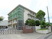松山市立西中学校 981m