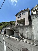 前面道路は南東側にあり、日当たり良好♪幅も4.5ｍあるので、車の通行もしやすいですね♪