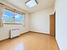 室内：【洋室4.5帖】シンプルで家具の配置もしやすく、幅広く活用できます。※家具削除しCG加工