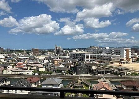 小・中学校まで徒歩10分圏内の子育て環境にも良い物件です♪