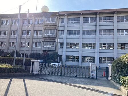 大分市立明治北小学校 1048m
