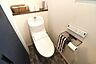 トイレ：トイレは各階にあります