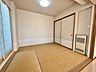 室内：【和室5帖】※CG加工を施しています。LDKに寄り添う和室は、畳のぬくもりにほっと心がほどける空間