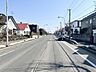 その他：【前面道路】物件の前面道路は道幅が広く、お車の出し入れもスムーズに行える開放的な環境です。