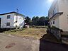 外観：【現地土地写真】前後に建物が隣接しない両面道路の敷地。123m2の更地で自由な設計が可能です。