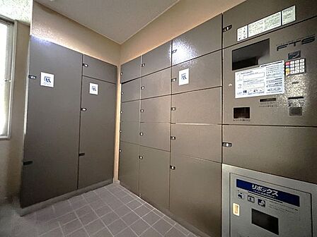 【宅配ボックス】不在時でも荷物を受け取れる便利な宅配ボックスを完備!