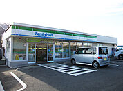 ファミリーマート横須賀長井一丁目店386m