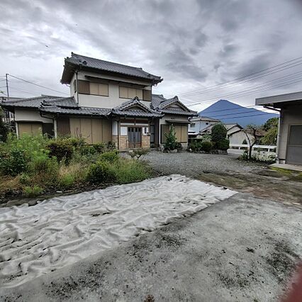 広い駐車場