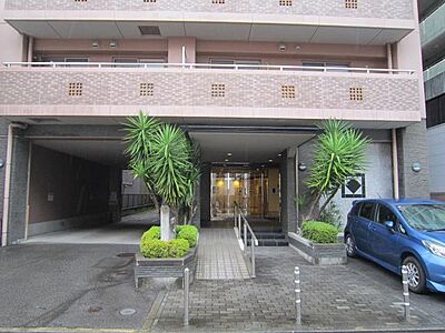 外観：玄関アプローチ