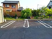 入居者専用の洗車場　他に来客用駐車場があります。