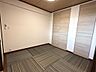 室内：和室押入も開き戸に変更しています