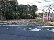 東から
