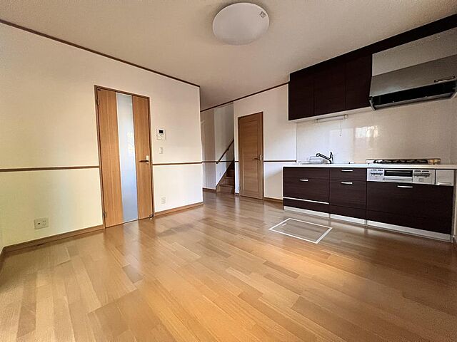 リビング/ダイニング 三島市東町7-34