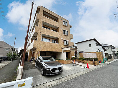 外観：一ノ割駅まで徒歩8分。駅まで歩きやすく、生活利便性の高い住環境です。