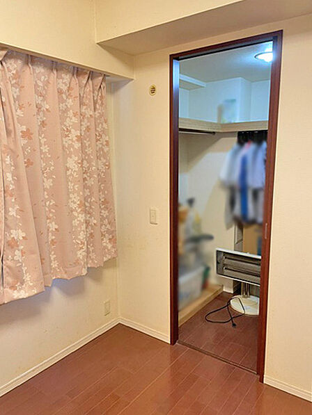 ウォークインクロゼットでお部屋がすっきり片付きます