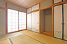 その他：1階　約6帖和室　こちらのお部屋には掘こたつがございます