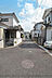 その他：前面道路(対象不動産は写真右側)