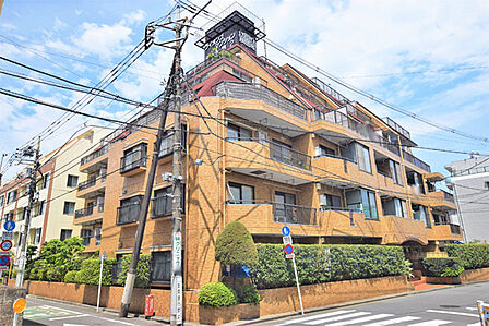 西武有楽町線「新桜台」駅徒歩2分の立地