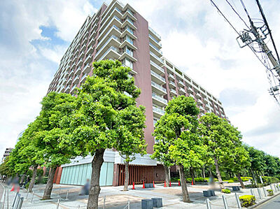 外観:総戸数419戸の大規模マンション。24時間有人管理 外観:総戸数419戸の大規模マンション。24時間有人管理