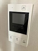 防犯面も安心のモニタ付インターホン有