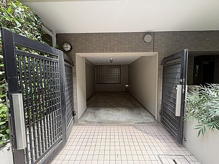 専用駐車場 月額 15000円専用駐車場 月額 15000円