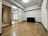 室内：約8.0帖のダイニングキッチン。