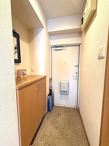 ※販売対象に家具・調度品は含まれません。下足入れの上部に小物類を飾って、お気に入りの空間作りをお楽しみいただけます。