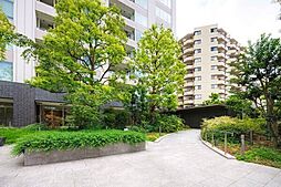 東急田園都市線「三軒茶屋」駅徒歩9分。徒歩圏内に商業施設や教育施設、公園などが揃う豊かな住環境です。【その他現地】