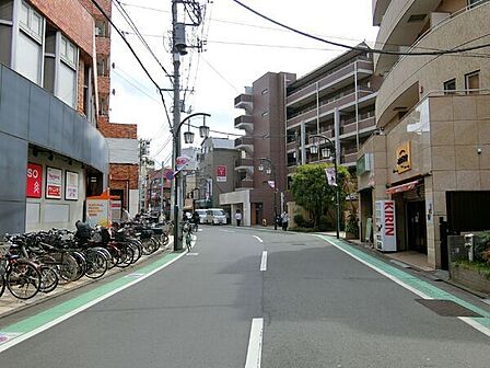 セブンイレブン三軒茶屋栄通り店まで約130m、キャロットタワーまで約610mの生活至便な立地です。【その他】