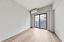 【洋室約6帖】ウォークインクローゼットがあり、収納に便利です。【洋室約6帖】ウォークインクローゼットがあり、収納に便利です。