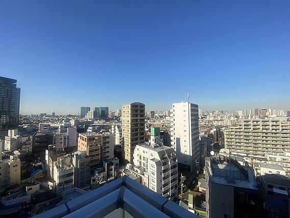 バルコニーから...