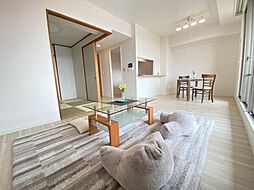 ファミール港陽ベイレジデンス 3LDKのリビング/ダイニング