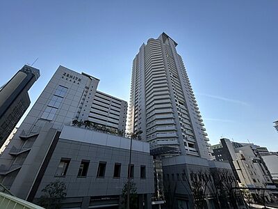 外観：地上39階建タワーマンション。2026年6月室内リフォーム実施。気持ちよく新生活を始められます。【現地外観写真】