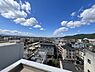周辺：ルーフテラスからは、遠くまで広がる景色を望めます(天候による)。リフレッシュタイムを過ごせそうです。【ルーフテラスからの眺望】
