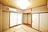 室内：※販売対象に家具・調度品は含まれません。バルコニーに面した約6帖の和室。床の間に季節小物を飾り、空間を彩ることができます。