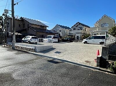 外観：阪急今津線「甲東園」駅へ徒歩7分の立地。周辺は第一種低層住居専用地域内の閑静な住宅街です。【現地土地】