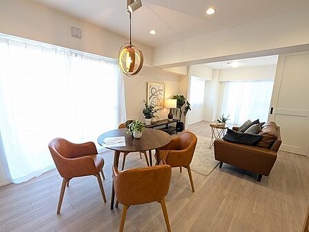 ※販売対象に家具・調度品は含まれません。通風良好な角住戸。全居室がバルコニーに面し、明るく快適に過ごせる住まいです。