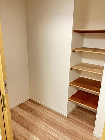 収納 RICイーストコート11番街 3番館 1階/-