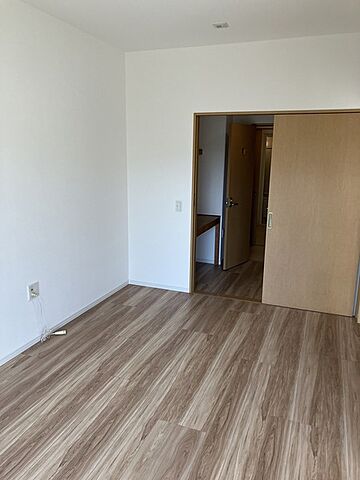 室内 RICイーストコート11番街 3番館 1階/-