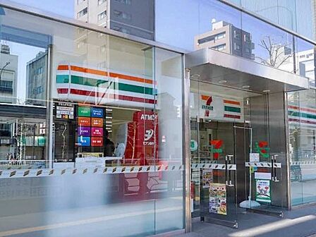 セブンイレブン文京春日駅前店 340m
